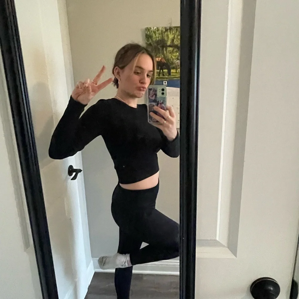 Fabletics Matching set! - Picture 3 of 6